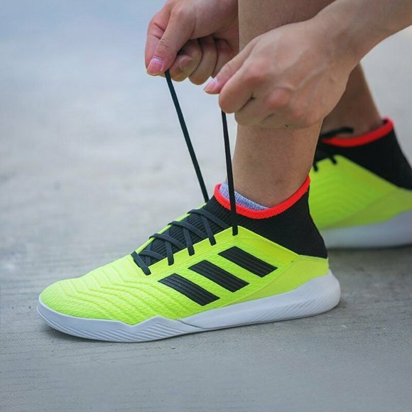 Adidas DB2300 Predator Tango 18.3 Soccer Boots - Picture 1 of 6